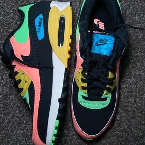 Nike Air Max 90 (Atomic Pink Solar Flare)